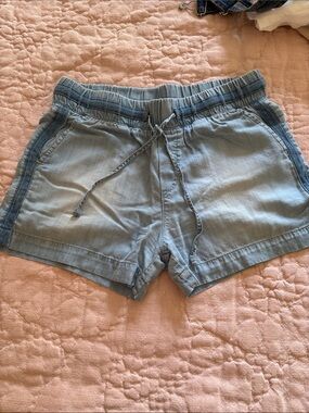 Cloth & Stone Light Wash Chambray Drawstring Shorts